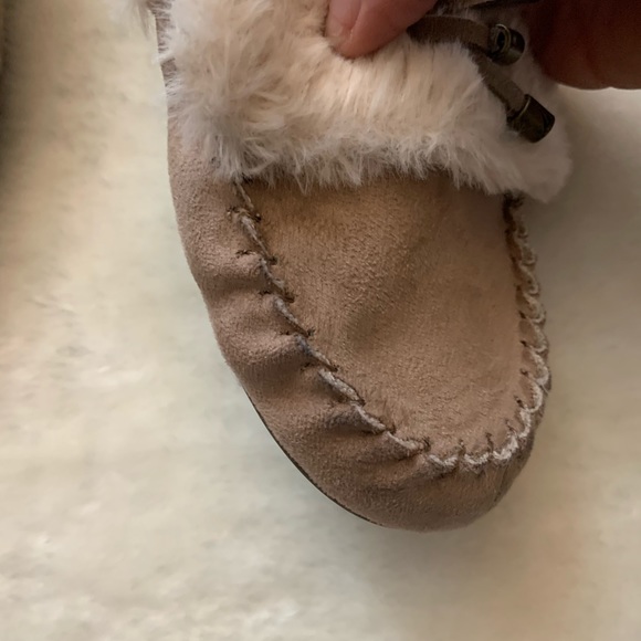 3/30 Deal Náutica indoor slippers - Picture 2 of 4